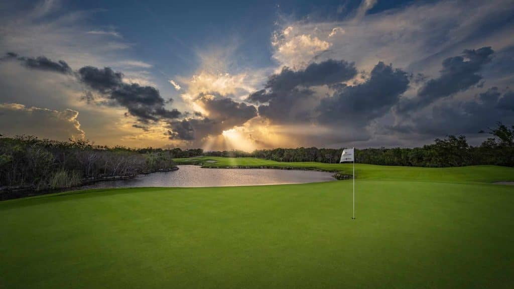 Best Golf Courses in Riviera Maya